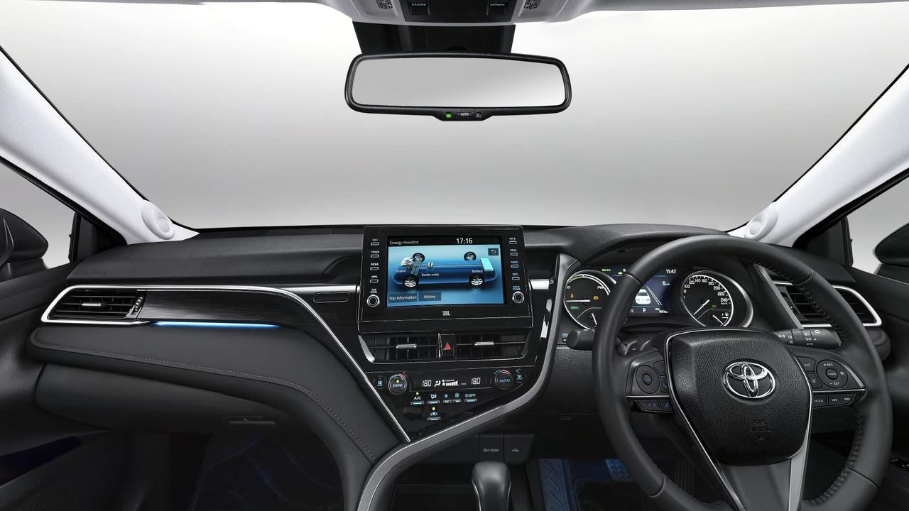 Toyota Camry Hybrid 2024