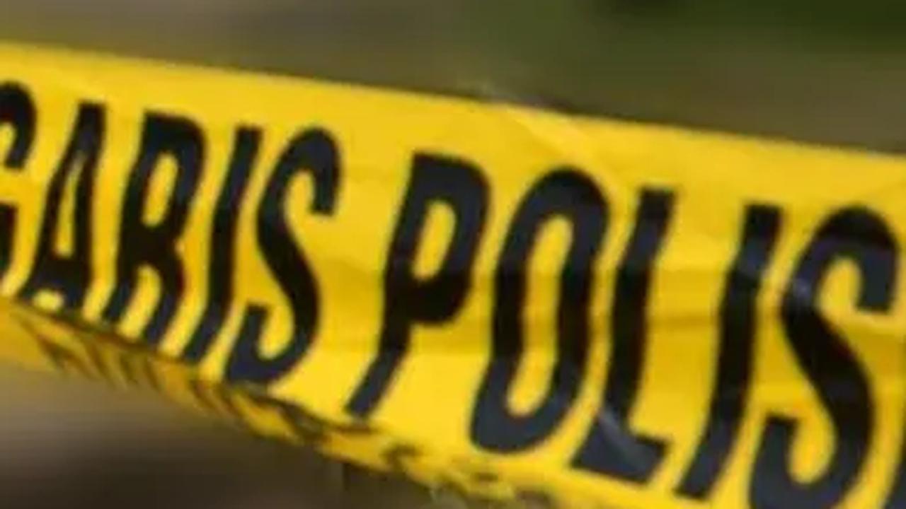 Viral Detik-Detik Mobil Fortuner Tabrak Wanita hingga Terpental di Jakbar
