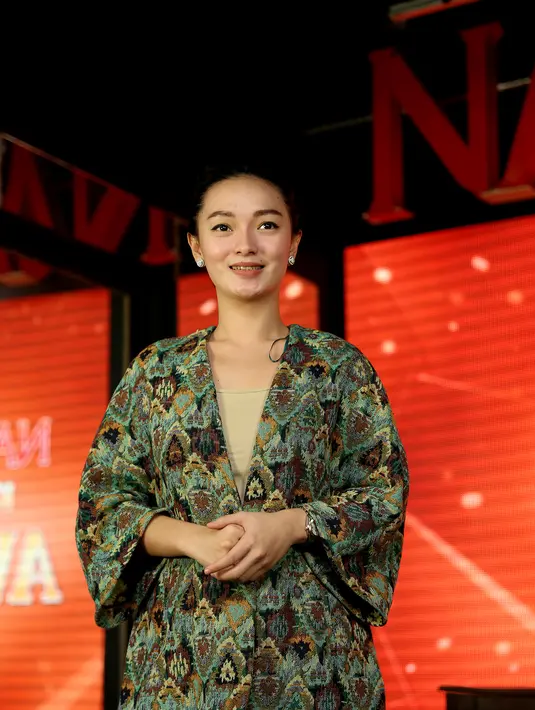 Zaskia Gotik sendiri memiliki keinginan untuk membawa dangdut seperti layaknya hotel berbintang lima. Zaskia juga menghimbau kepada para pedangdut untuk terus optimis dan tetap berkarya. (Andy Masela/Bintang.com)