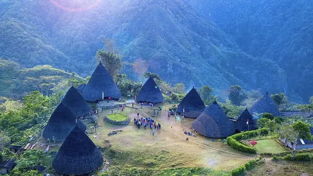 2. Desa Wae Rebo, Nusa Tenggara Timur