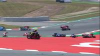Kecelakaan akibat blunder Jorge Lorenzo pada MotoGP Katalunya, Minggu (16/6/2019). (MotoGP)