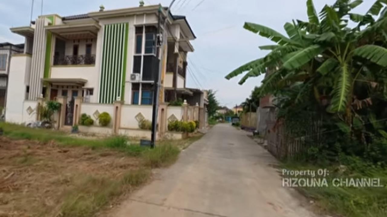 Bikin Melongo Potret Rumah Mewah Bak Istana Milik Bos-bos Ikan,