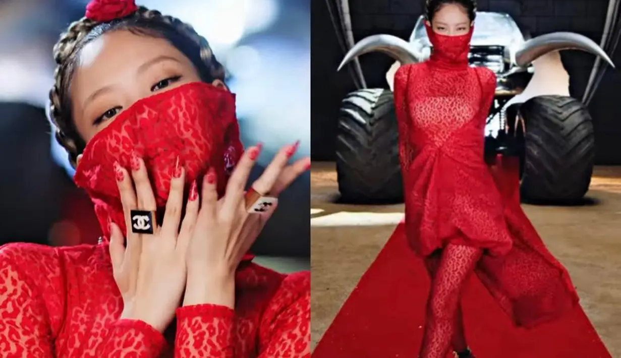 Penampilan Jennie lainnya yang tak luput dari sorotan adalah saat di opening musik Pink Venom. Dia tampil begitu mencolok mengenakan dress renda merah lengkap dengan tudung dari Alaia. (YouTube/blackpink).