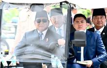VIDEO: Momen Seskab Letkol TNI Teddy Sopiri Tiga Jenderal Paling Berpengaruh di RI