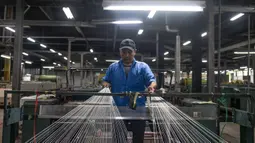 Tekstil dan produk tekstil dari pabrik ini memasok pasar lokal dan mancanegara seperti negara-negara di benua Amerika, Asia, Australia, Afrika, dan Eropa. (TIMUR MATAHARI/AFP)