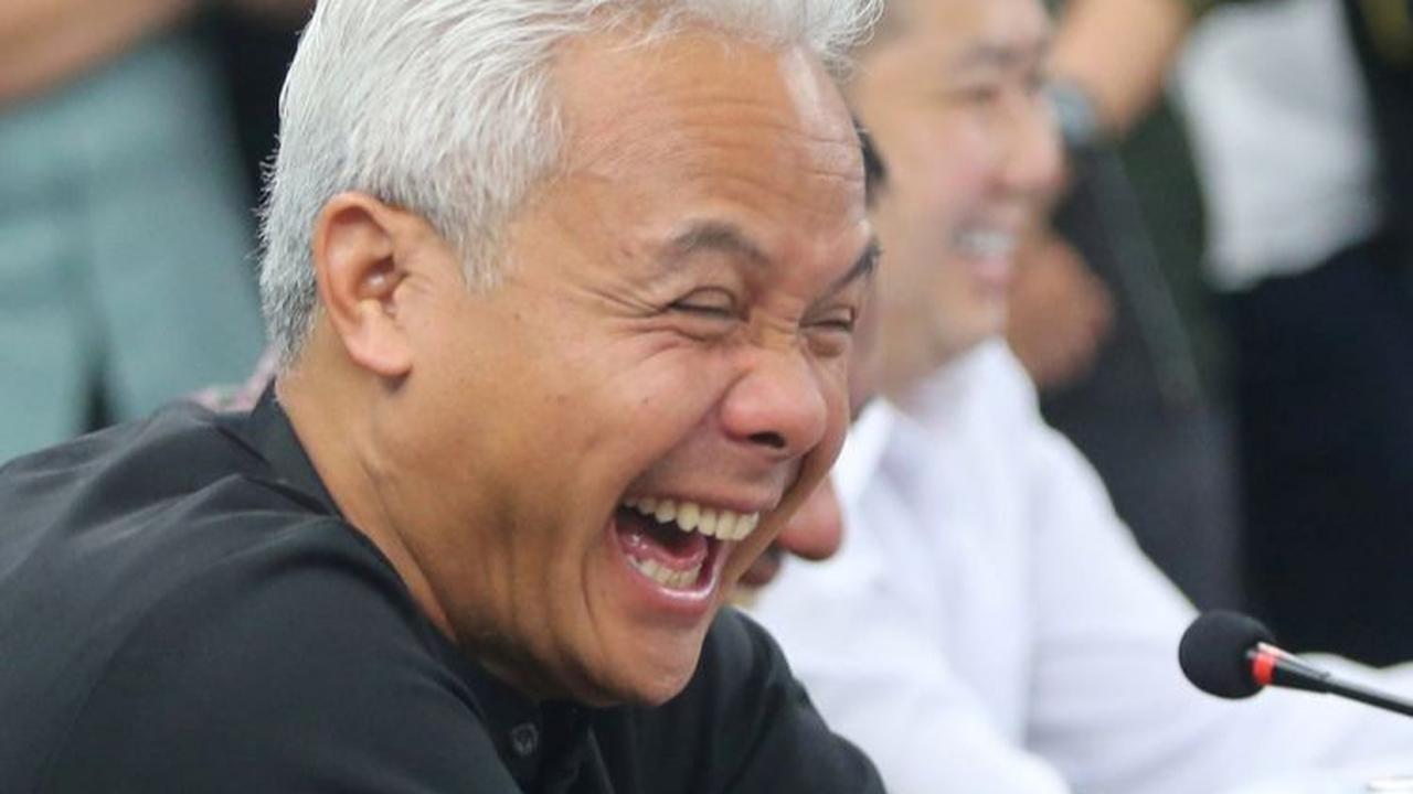 Sesekali Ganjar juga sempat melontarkan candaan yang membuat perwakilan gereja PGI ikut tertawa.<br>(Foto merdeka.com / Are Basuki)<br>