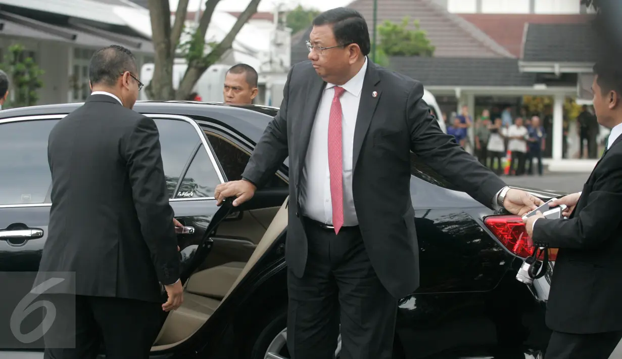 Menlu Filipina Jose Rene D. Almendras saat tiba di Gedung Agung Yogyakarta, Kamis (5/5). Indonesia, Malaysia dan Filipina menggelar pertemuan membahas keamanan maritim antara ketiga negara. (Boy Harjanto)