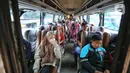Terminal tersebut ramai dipadati calon pemudik yang akan melakukan perjalanan ke sejumlah daerah di Pulau Jawa. (Liputan6.com/Angga Yuniar)