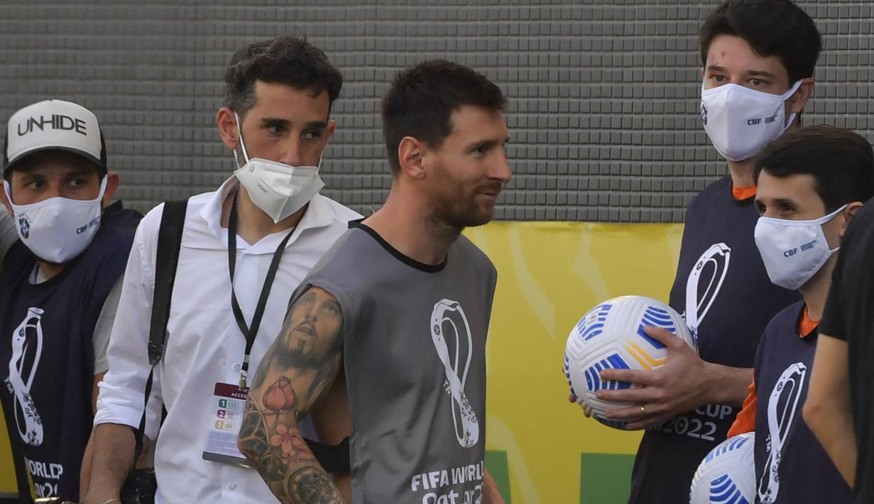 Kapten Argentina Lionel Messi amat geram atas kejadian ini. Ia mempertanyakan Anvisa mengapa tidak bertindak lebih awal saat mereka tiba di Brasil 3 hari sebelumnya. (Foto: AFP/Nelson Almeida)