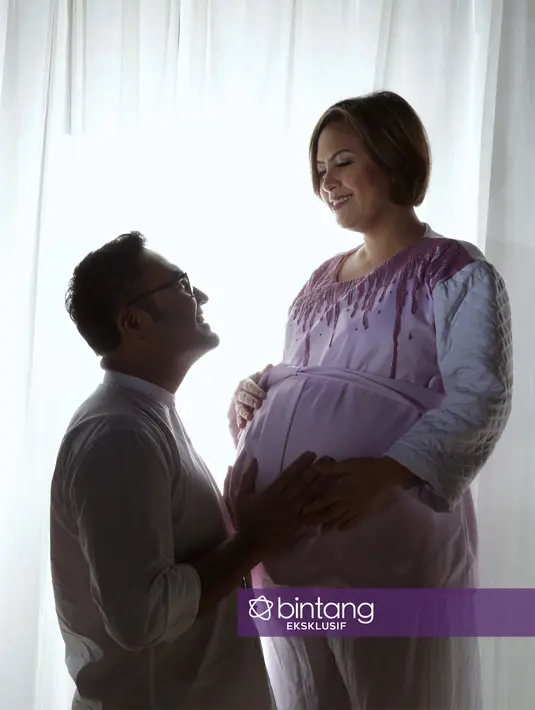 Cynthia Lamusu dan Surya Saputra dikaruniai dua orang anak. Bayi kembar pasangan ini berjenis kelamin lelaki dan perempuan. Kabar bahagia tersebut diungkapkan melalui media sosial. (Foto Eksklusif: Bambang E. Ros/Bintang.com)