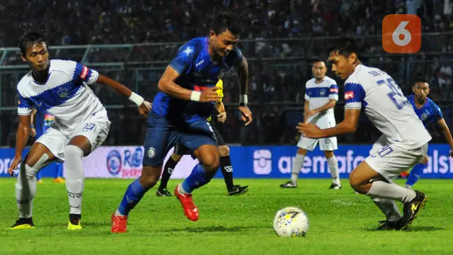 Arema vs PSIS Semarang