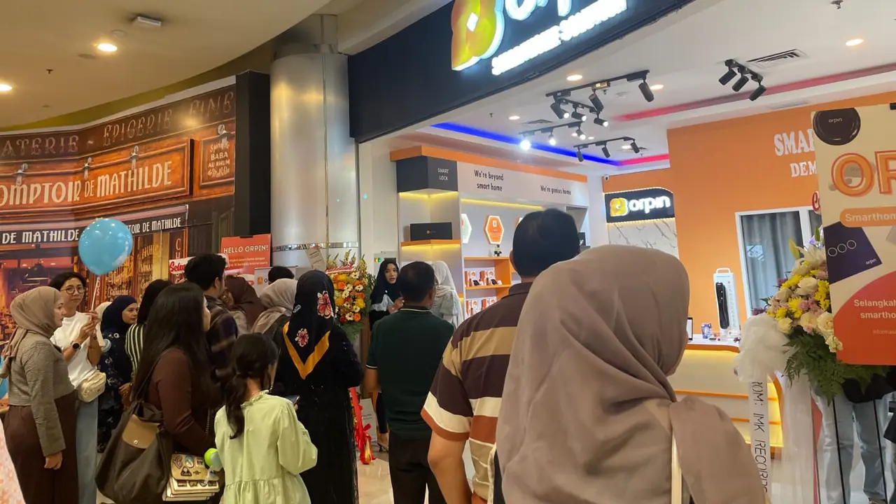 Orpin, perusahaan terdepan solusi smart home dan asisten rumah tangga berbasis AI (Artificial Intelligence), secara resmi membuka toko pertamanya di Grand Metropolitan, Lt 2 Bekasi, Jawa Barat. (Liputan6.com)