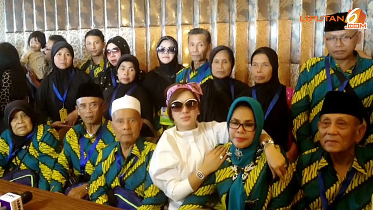syahrini-dan-keluarga-130708b.jpg