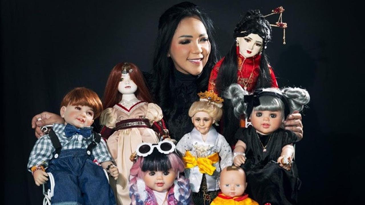 6 Potret Furi Harun, Selebgram yang Punya 347 Spirit Doll