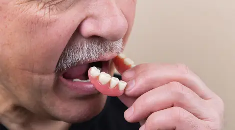 7 Arti Mimpi Gigi Copot Atas Yang Bikin Khawatir - Lifestyle Fimela.com