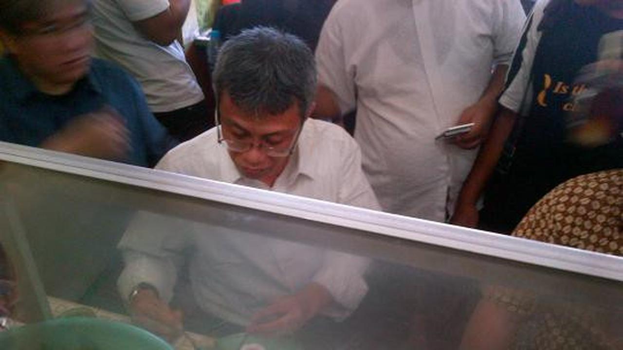Cawagub Didik makan siang di Warteg Warmo