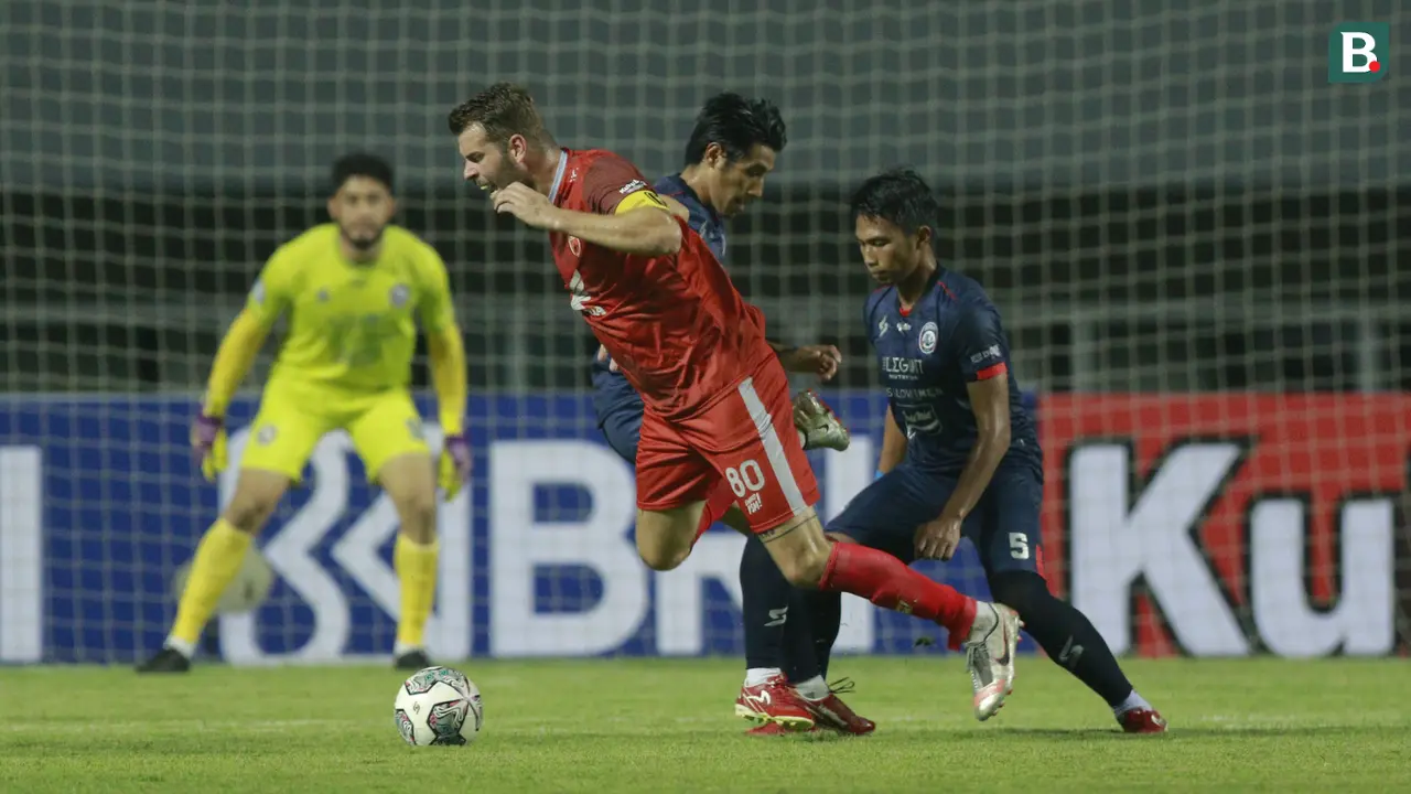 Foto: Tensi Tinggi Kala Arema FC Berhadapan Dengan PSM Makassar di Ajang BRI Liga 1
