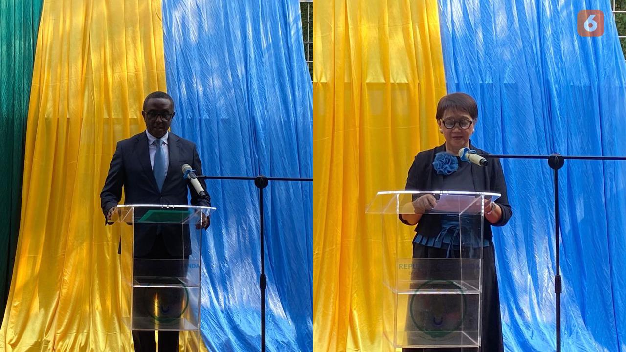 Menlu Retno Marsudi menyampaikan selamat atas peresmian Kedubes Rwanda di Jakarta, Indonesia. Ia menilai bahwa ini adalah tonggak sejarah bagi kedua negara (Dok. Liputan6.com/Teddy Tri Setio Berty).