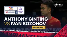 Berita video highlights kemenangan tunggal putra Indonesia, Anthony Ginting, atas pebulu tangkis Rusia, Ivan Sozonov, di Grup C Piala Sudirman 2021, Minggu (26/9/2021) malam hari WIB.