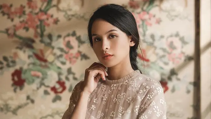 Seleb Kuliah di Luar Negeri (Maudy Ayunda)