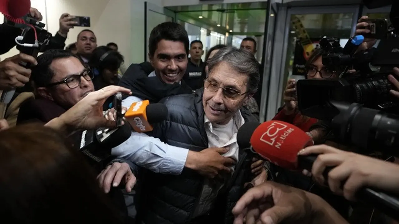 Fabio Ochoa saat berada di Bandara El Dorado, Bogota, Kolombia, pada Senin (23/12/2024).