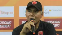 Pelatih kiper PSM Makassar di Liga 1 2019, Herman Kadiaman. (Bola.com/Abdi Satria)