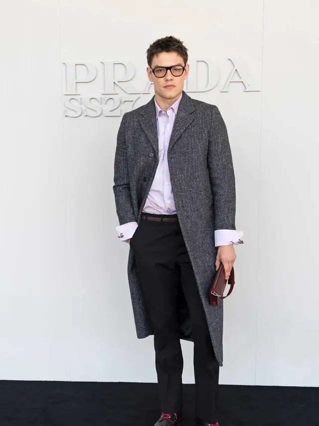 ENHYPEN hingga Jaehyun NCT Tampil Curi Perhatian di Prada Menswear Spring/Summer 2027 "Clarity"
