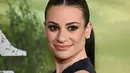 <p>Lea Michele tiba untuk pemutaran perdana dunia Knock at the Cabin dari Universal Pictures di Lincoln Center, New York City, Amerika Serikat, 30 Januari 2023. Lea mempercantik penampilannya dengan dua anting berlian. (ANGELA WEISS/AFP)</p>