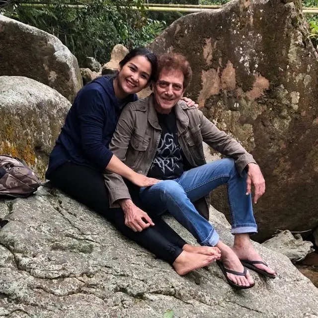 Ahmad Albar dan Dewi Sri Astuti