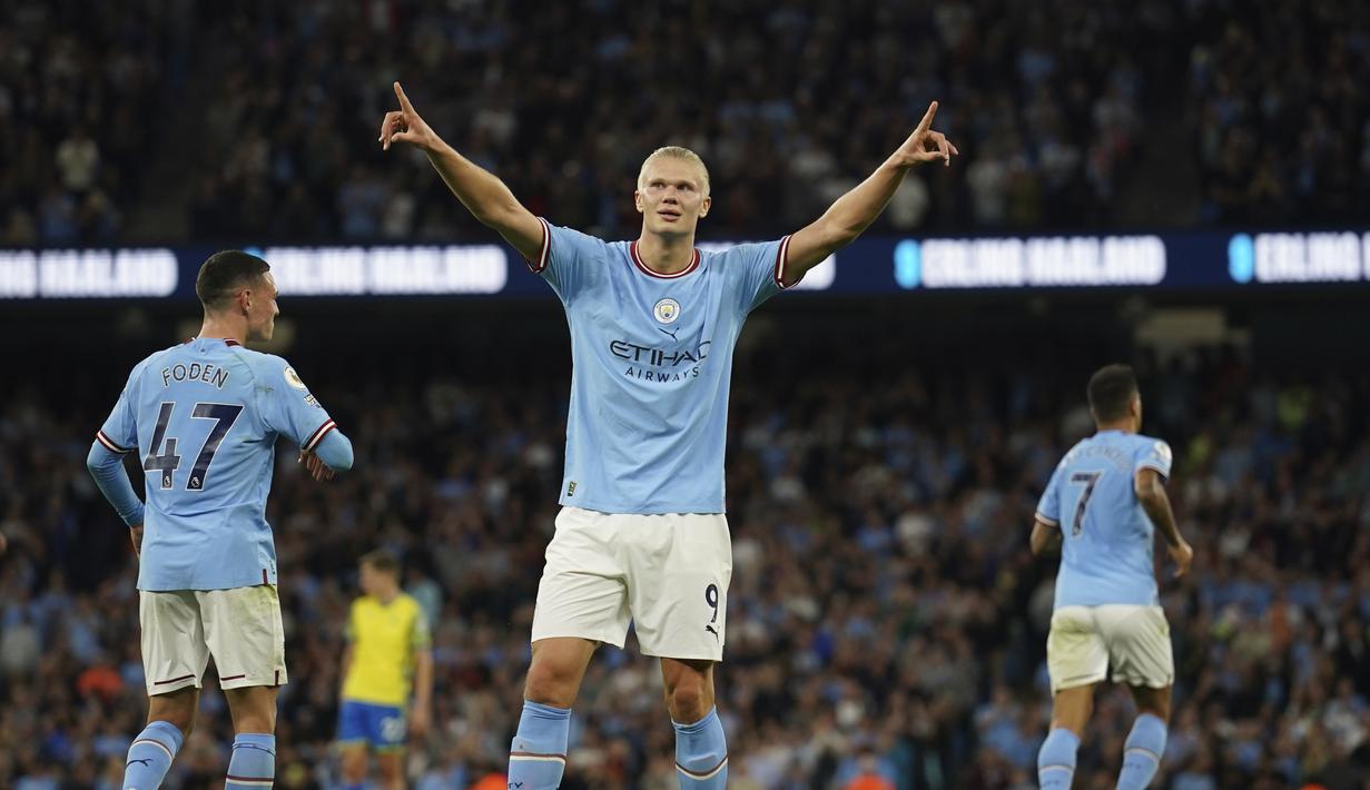 Penyerang Manchester City, Erling Haaland berselebrasi usai mencetak gol ke gawang Nottingham Forest pada pertandingan lanjutan Liga Inggris di Stadion Etihad di Manchester, Inggris, Kamis (1/9/2022).  Haaland mencetak hattrick dan Manchester City menang besar atas Nottingham Forest 6-0. (AP Photo/Dave Thompson)