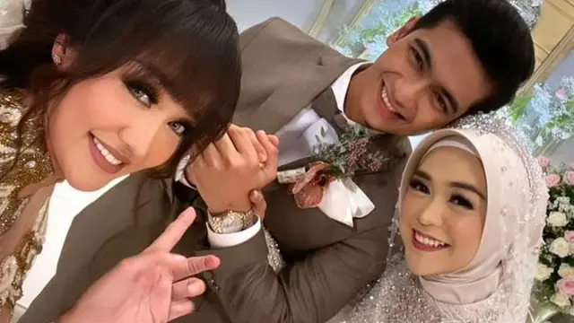 7 Potret Lucinta Luna dalam Resepsi Pernikahan Ria Ricis Ini Curi Perhatian