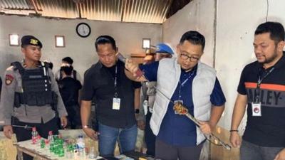 Detik-Detik Sarang Narkoba Digerebek Polisi, IRT Diduga Jadi Bandar