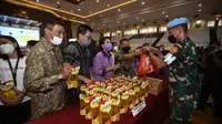 Managing Director Sinar Mas Ferry Salman dalam Bazar Minyak Goreng Ramadan di Mabes TNI. (Dok Sinar Mas)