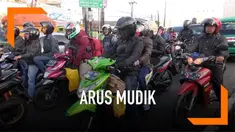 Kendaraan roda dua yang membawa pemudik terus membanjiri daerah Padalarang Jawa Barat. Sebagian pemudik banyak yang beristirahat di SPBU dan pinggir jalan.
