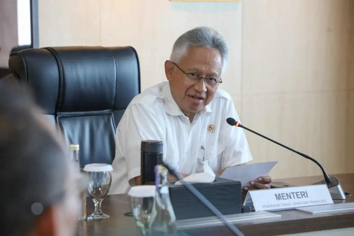 Mendikti Saintek Satryo Soemantri Brodjonegoro buka suara usai sejumalh pegawai ASN bawahannya melakukan demo.