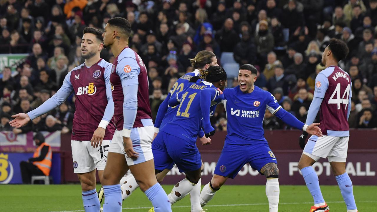 Selebrasi pemain Chelsea saat menghajar Aston Villa di Piala FA