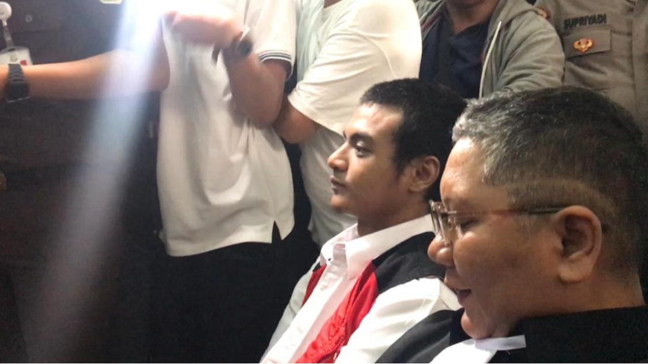 Vadel Perdana Duduk di Kursi Pesakitan, Sidang Digelar Tertutup