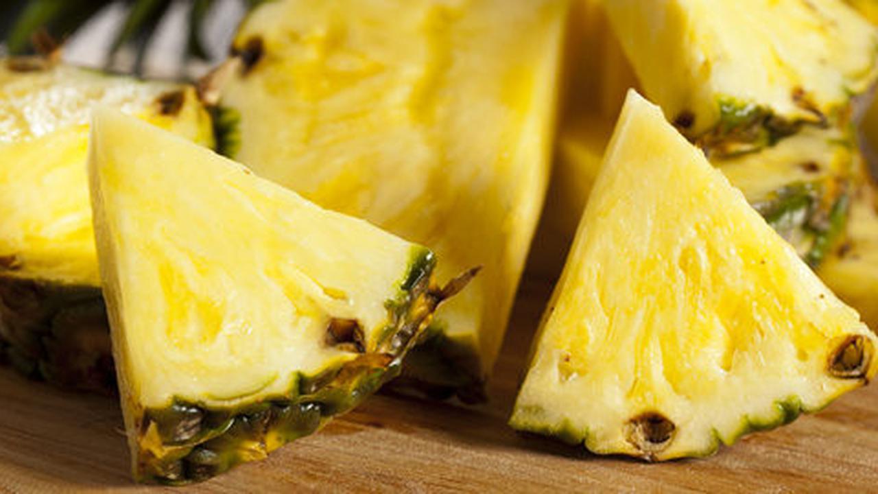 Benarkah makan nanas muda saat hamil bisa bikin keguguran?