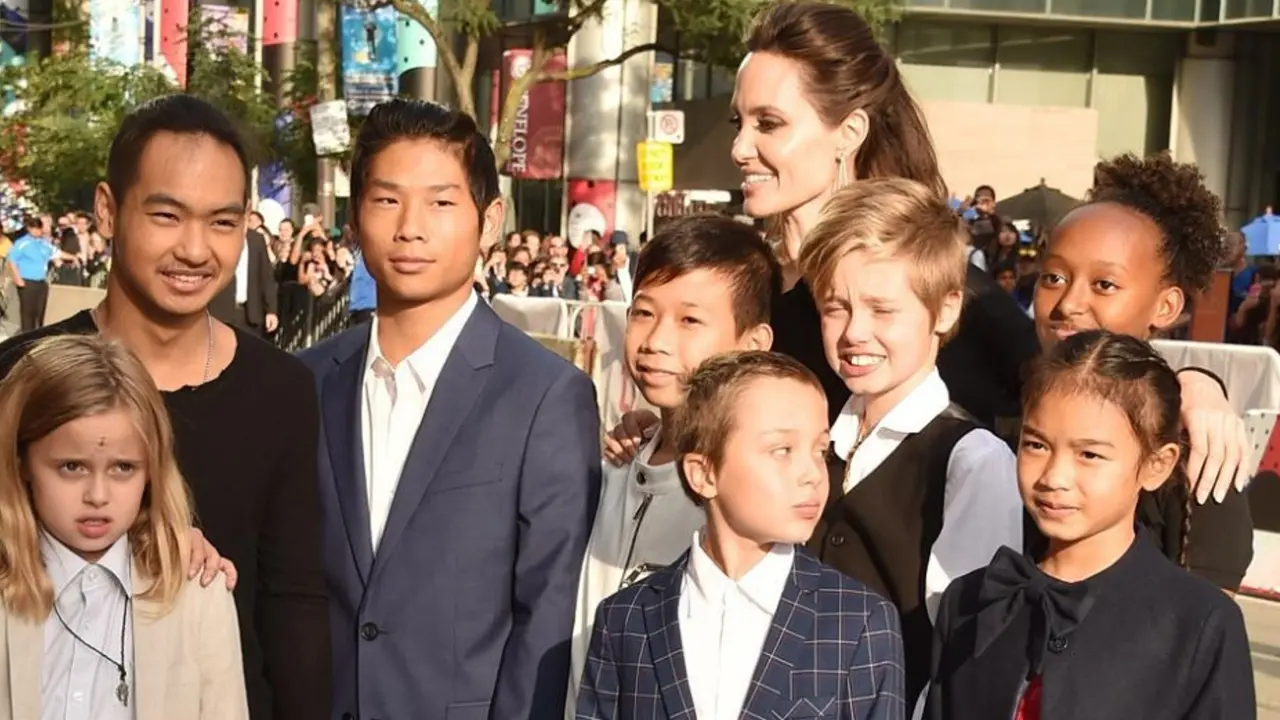 Angelina Jolie dan anak-anaknya