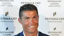 Berbagai komentar dari penggemar Cristiano Ronaldo terus bermunculan. "Aw, hatiku sangat hancur hingga berkeping-keping. Aku selalu mendukung pilihan terbaik untukmu," komentar netizen wanita. (AFP/Bintang.com)