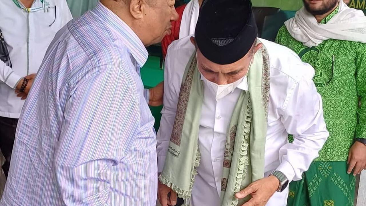 Oleh karena itu, Edy yakin bahwa masyarakat khususnya di wilayah Sumatera Utara akan merindukan sosok mendiang. "Saya yakin masyarakat Sumut pasti akan merindukan sosok beliau," lanjutnya.<br>
