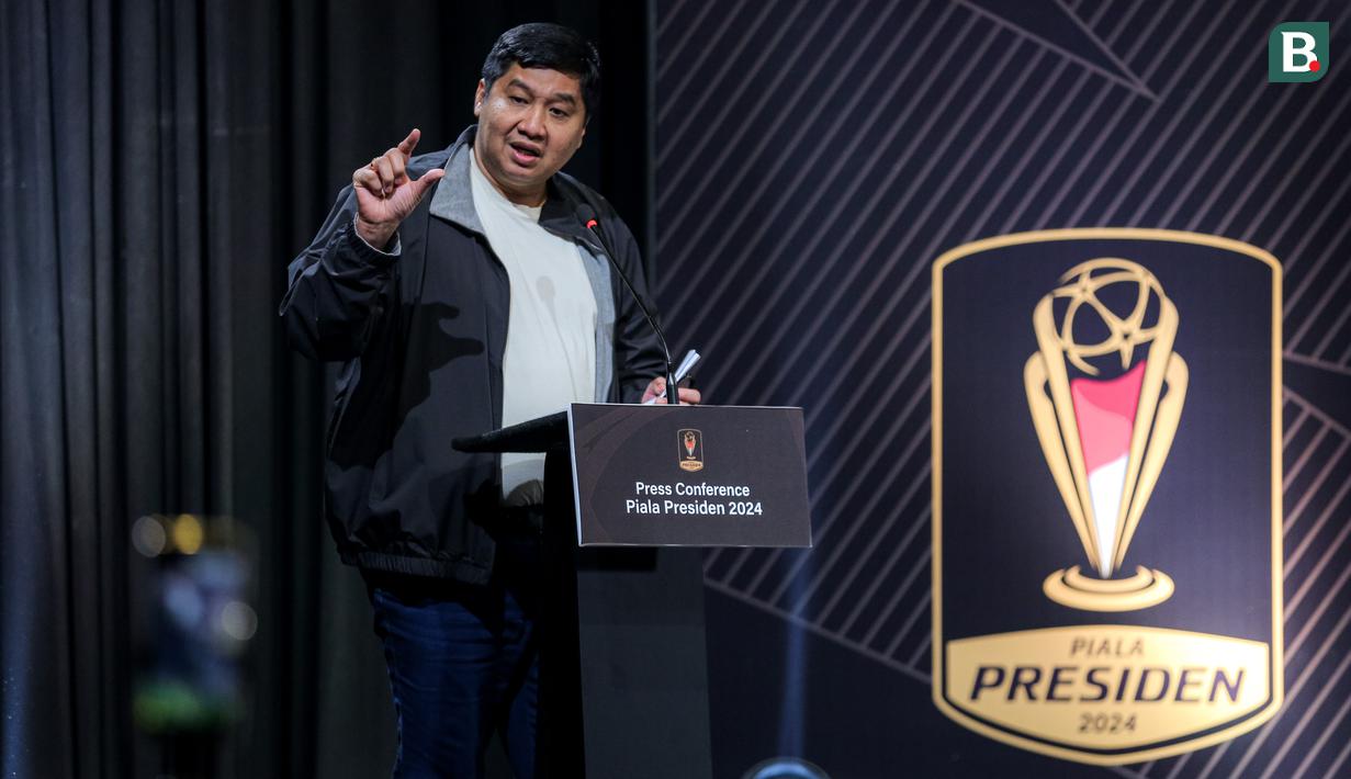 Ketua Steering Committee (SC) Piala Presiden 2024, Maruarar Sirait memberikan sambutan saat konferensi pers Piala Presiden 2024 yang berlangsung di SCTV Tower, Senayan, Jakarta, Senin (15/07/2024). (Bola.com/Bagaskara Lazuardi)