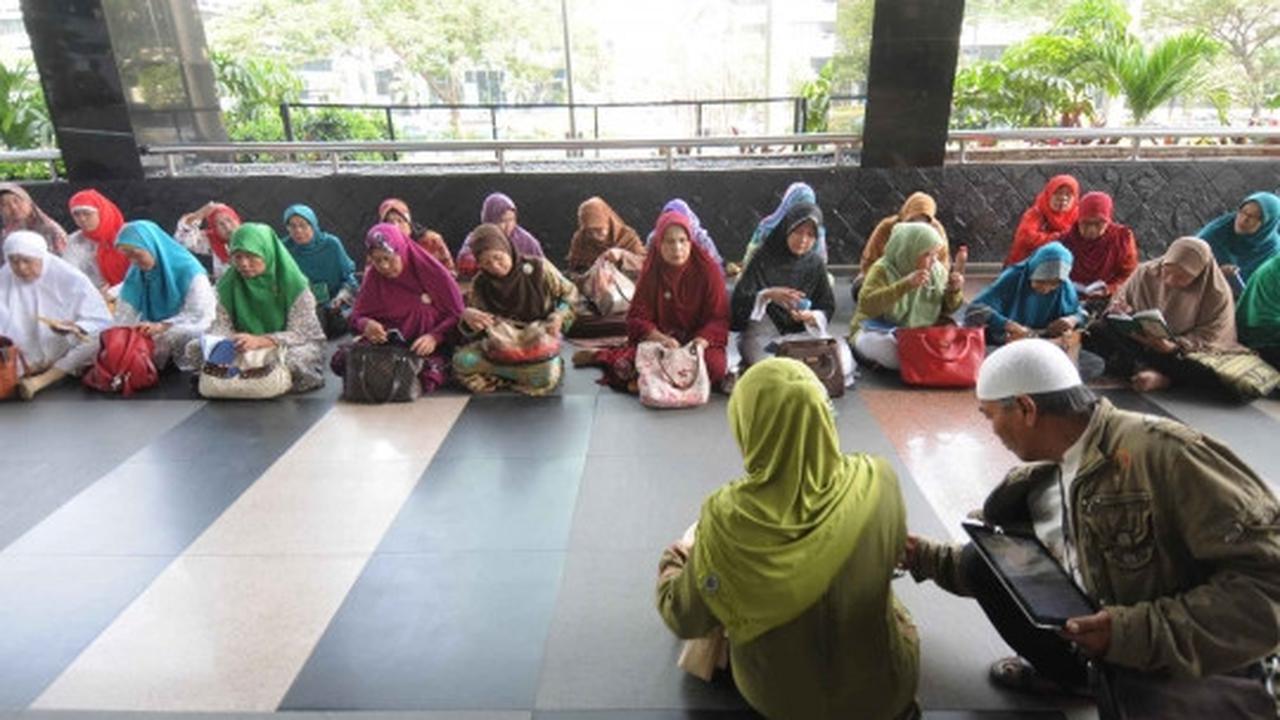 Doakan Suryadharma Ali, ibu-ibu gelar yasinan di Gedung KPK