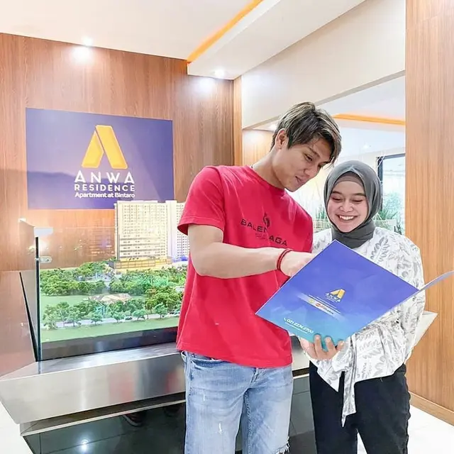 6 Momen Rizky Billar Beri Kejutan Satu Unit Apartemen untuk Lesty Kejora, Bikin Heboh