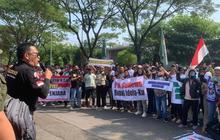 Simpatisan Janji Keliling Alun-Alun Pakai Pampers Jika Sudewo Bebas