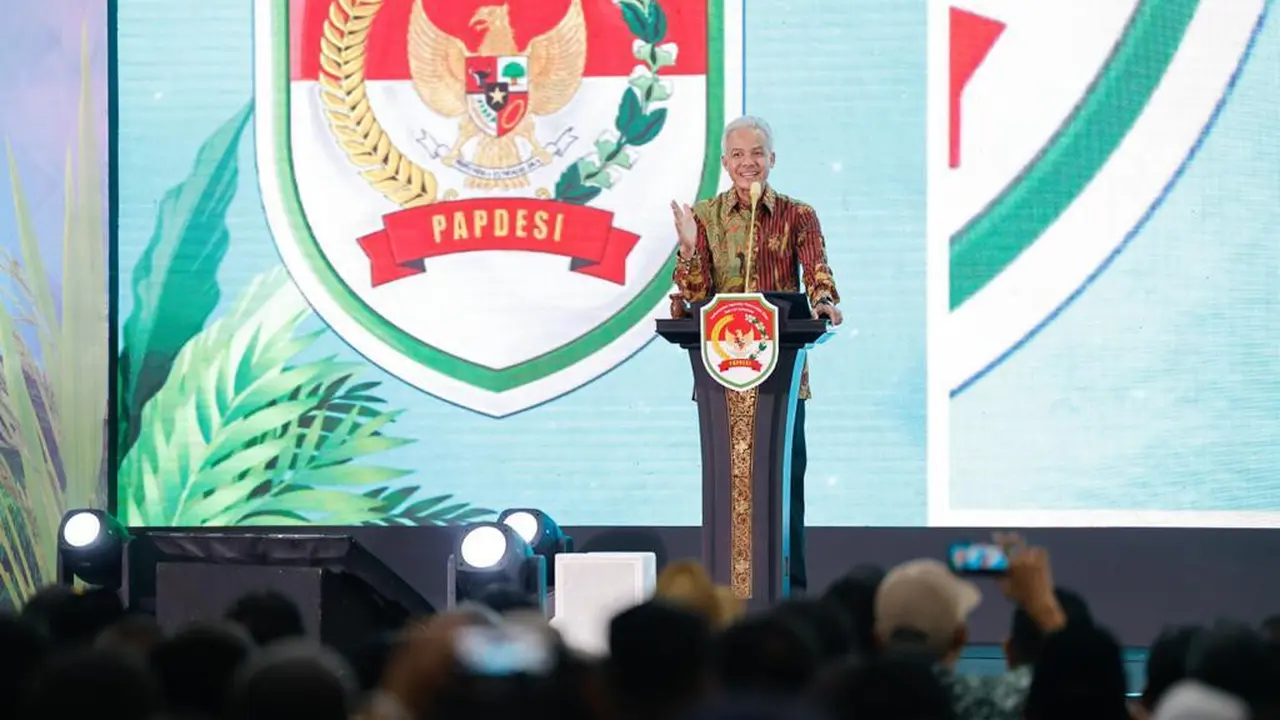 Ketua Dewan Pembina DPP Perkumpulan Aparatur Pemerintah Desa Seluruh Indonesia (PAPDESI), Ganjar Pranowo membuka rapat kerja nasional (Rakernas) DPP PAPDESI ke-2 di Gedung SMESCO, Pancoran, Jakarta Selatan (Istimewa).