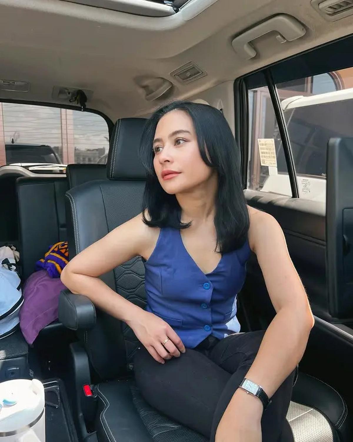 6 Potret Terbaru Prilly dengan Rambut Sebahu, Aura Wanita Independen Terpancar