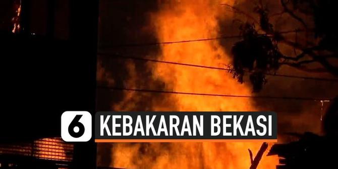 VIDEO: Korsleting Listrik Menghanguskan Lapak Kayu di Bekasi