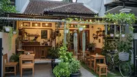 7 Inspirasi Warung Kopi Kecil Depan Rumah Ala Cafe Kebun, Tawarkan Spot Berkumpul Ternyaman