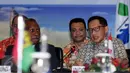 Kapolri, Jenderal Tito Karnavian (kanan) bersama perwakilan empat negara Melanesia Spearhead Group (MSG) menjawab pertanyaan usai pertemuan di Jakarta, Selasa (14/3). MSG, organisasi antar pemerintah negara Melanesia. (Liputan6.com/Helmi Fithriansyah)